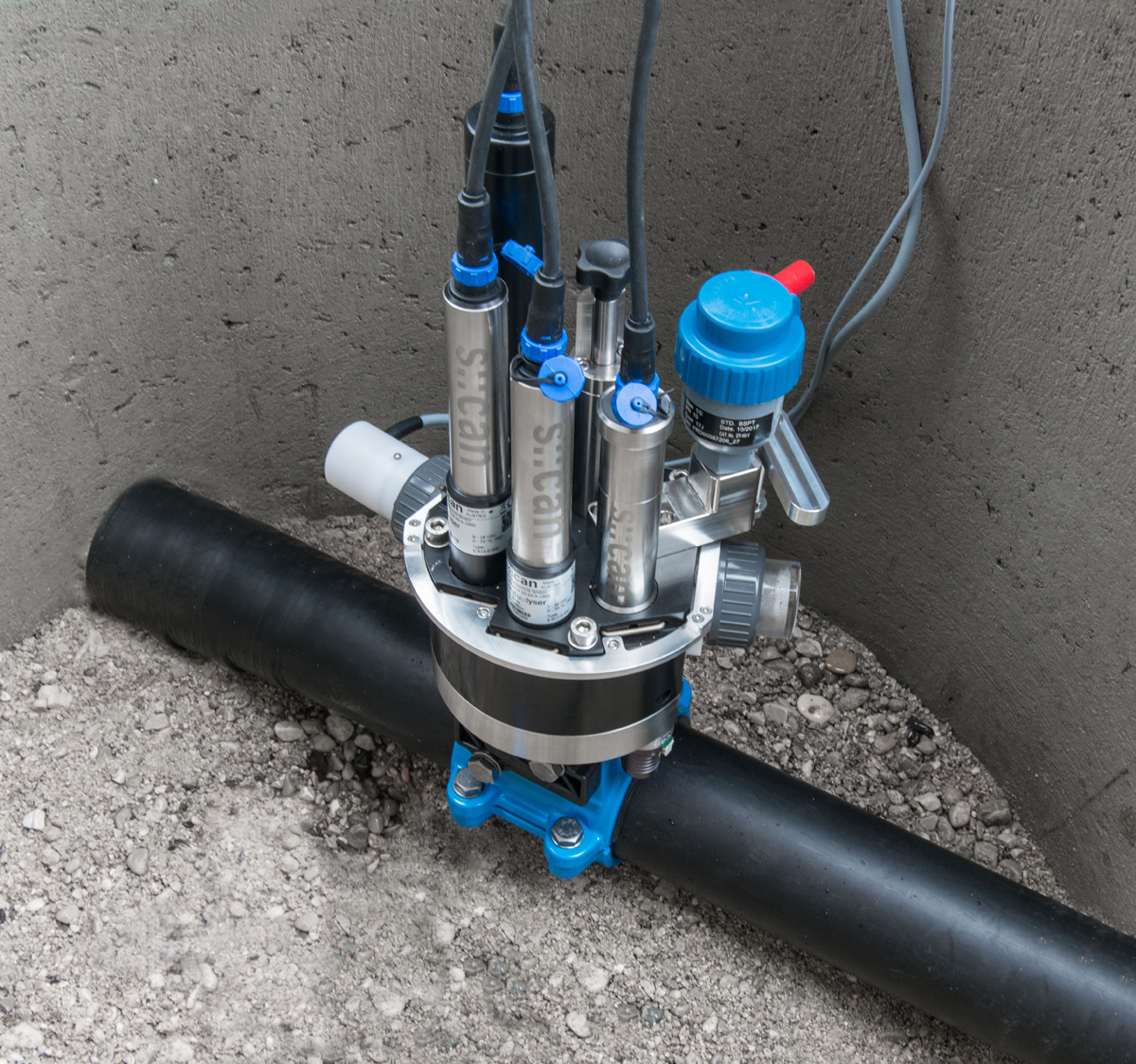 Monitoring water quality in Manhole